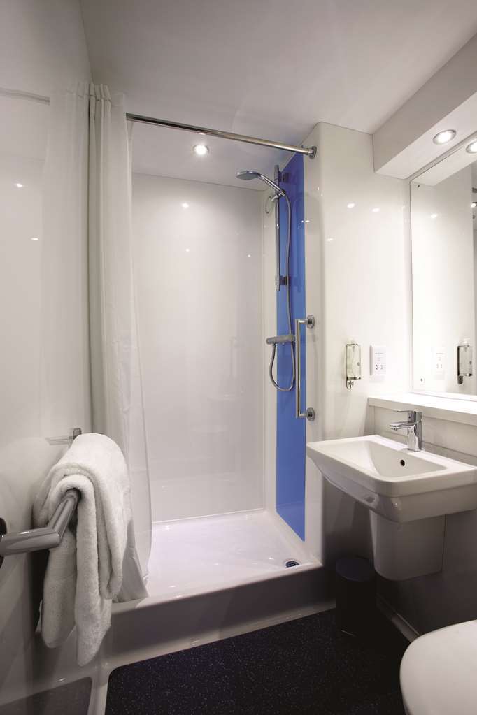 Travelodge Birmingham Oldbury Oldbury  Oda fotoğraf